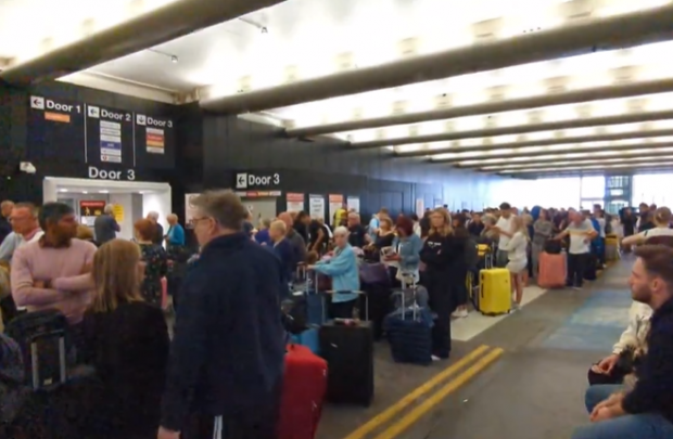 Anulări de zboruri la două terminale de pe aeroportul din Manchester, după o pană de curent