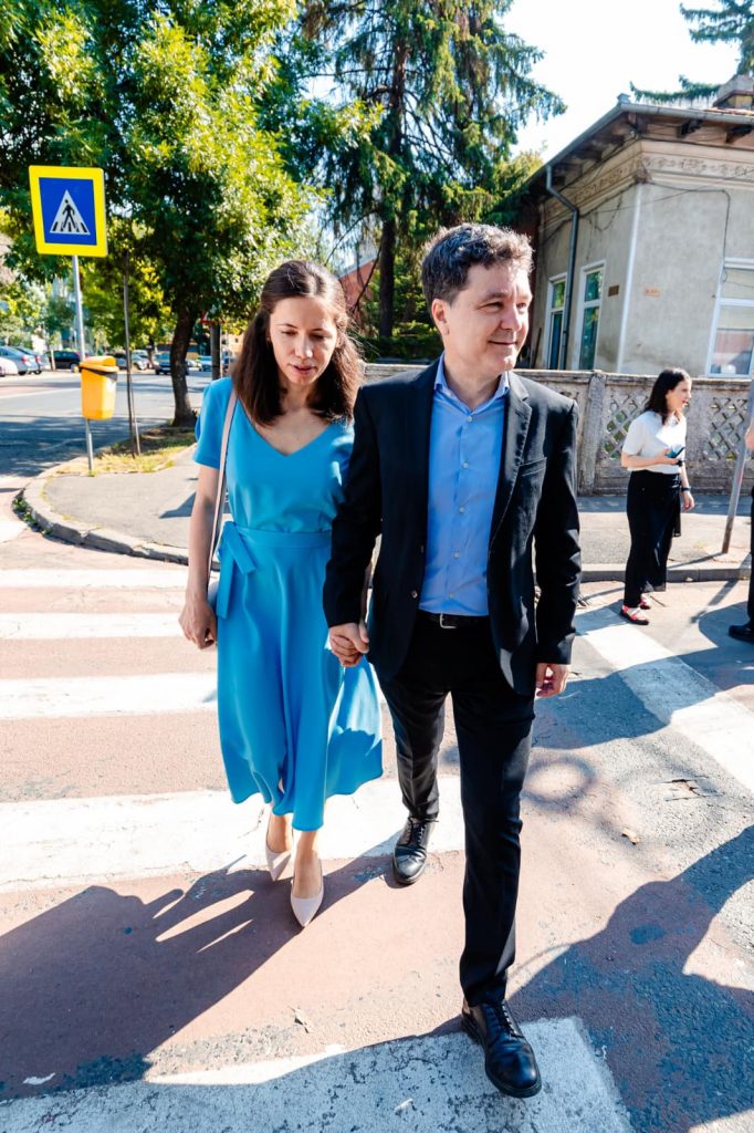 nicusor dan si sotia