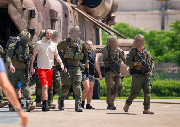 Mărturia familiei unuia dintre ostaticii salvați recent din Gaza. Era „foarte speriat”. „I s-a spus că Israelul vrea să îl omoare”