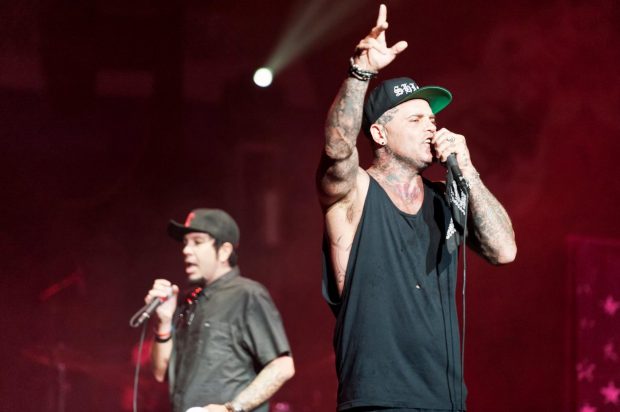 Shifty Shellshock, liderul trupei Crazy Town și interpretul piesei „Butterfly”, a murit la 49 de ani