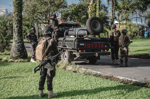 Un mercenar român a fost ucis și doi au fost răniți, în RD Congo, într-un atac cu mortiere al rebelilor