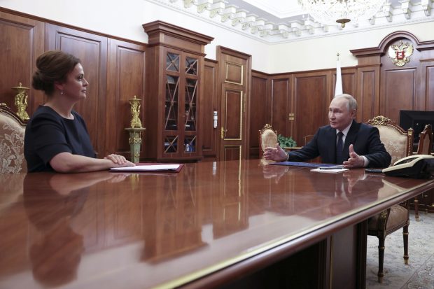 Putin continuă epurările în Ministerul Apărării. A demis patru miniștri adjuncți și a numit o rudă pe un post vacant