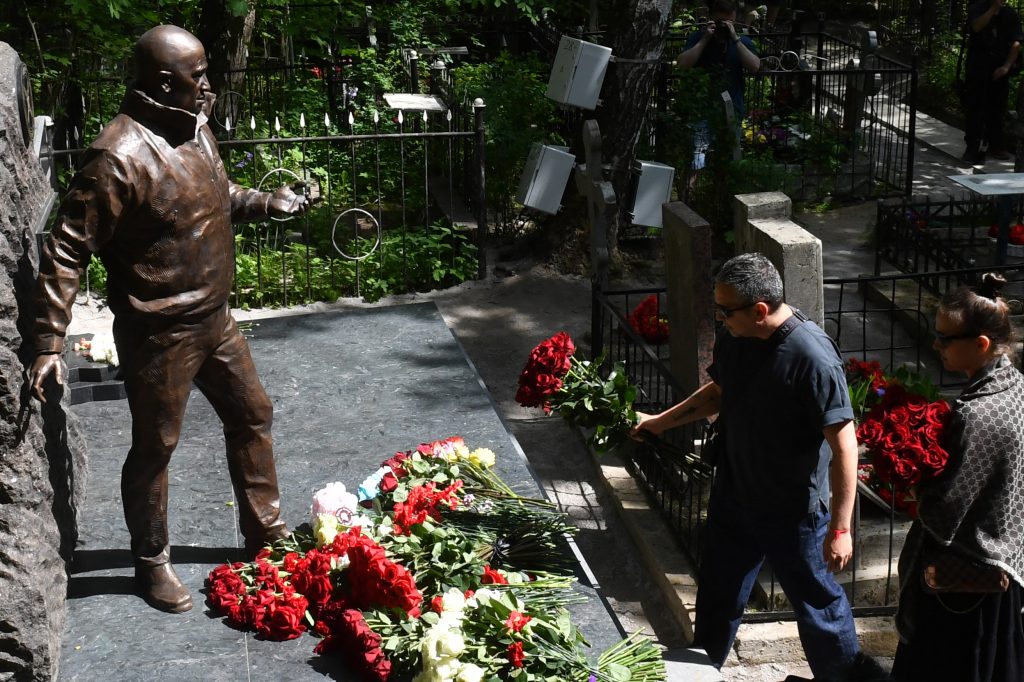 O statuie de bronz a lui Evgheni Prigojin, dezvelită la mormântul său din Sankt Petersburg 3 profimedia 0878111618