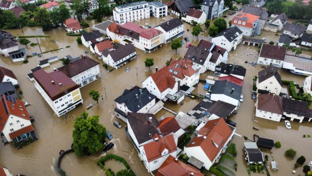 Închisoare evacuată și porțiuni de autostradă închise, după inundațiile masive din Bavaria. Stare de urgență, în mai multe zone