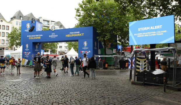 EURO 2024 | Fan Zone-ul din Köln, închis din cauza alertei de furtună. Fanii scoțieni ajunseseră în oraș