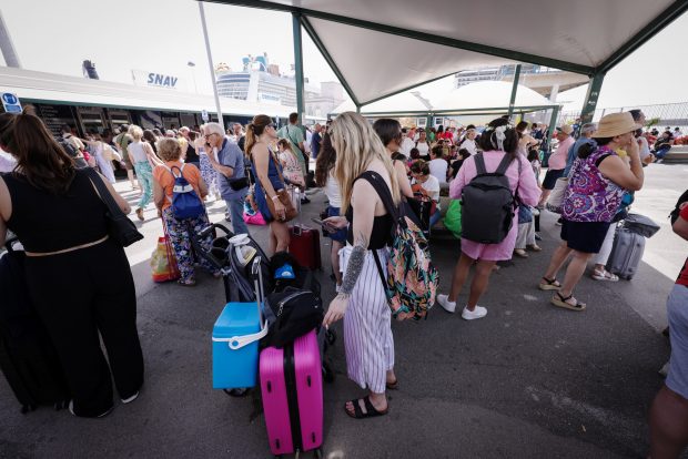 Interdicție pentru turiști pe insula Capri, din cauza lipsei apei. Feriboturile au făcut cale întoarsă