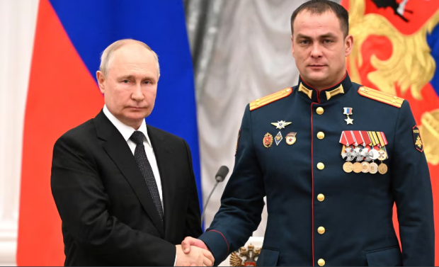 Vladimir Putin i-a retras unui militar titlul de Erou al Rusiei, pentru prima dată de la începutul războiului