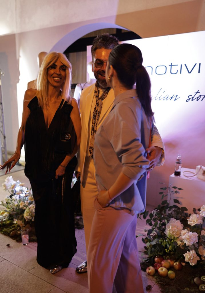 ELLE New Media AWARDS 2024: Atmosferă 49 raluca badulescu si maurice munteanu 717x1024 2