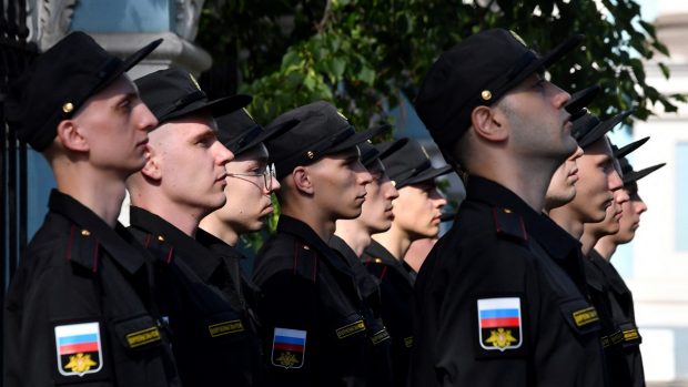 În Rusia, suspecții și arestații preventiv în cauze penale care au între 18 și 65 de ani sunt „invitați” să plece să lupte în Ucraina, ca să scape de dosare