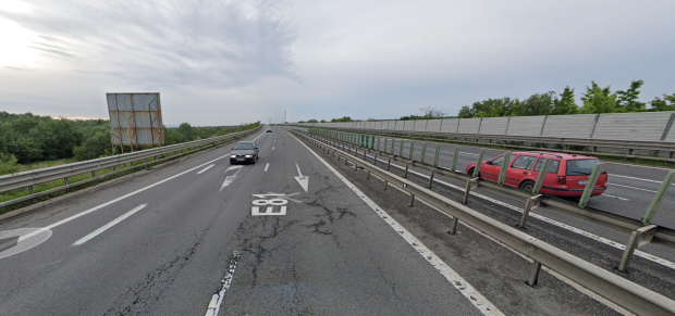Mașini avariate din cauza unui rost de dilatație defect de pe Autostrada A1 București-Pitești
