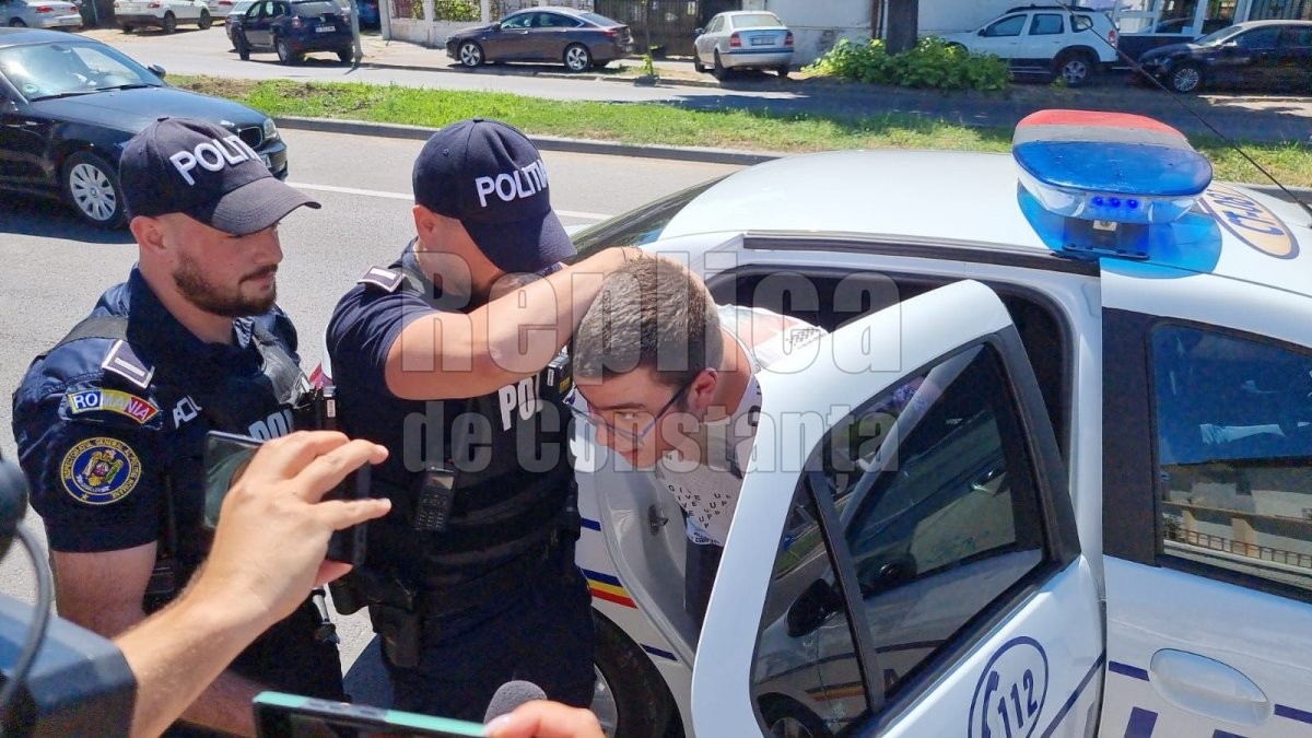 Studentul care a dat foc unui profesor la Constanța, arestat pentru 30 de zile, va fi expertizat psihiatric. Studentul care a dat foc unui profesor la Constanța, arestat pentru 30 de zile, va fi expertizat psihiatric.