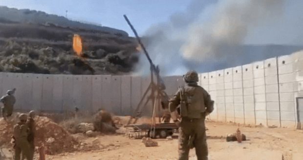 Arme medievale folosite de armata israeliană la graniţa cu Liban: „Este o iniţiativă locală” | VIDEO