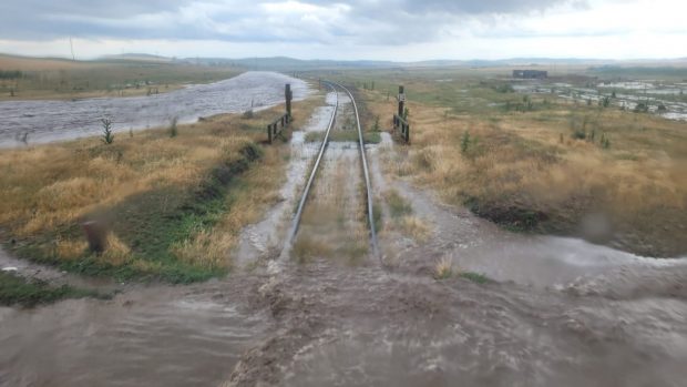 Circulația trenurilor a fost întreruptă între Babadag și Cataloi din județul Tulcea, din cauza inundațiilor