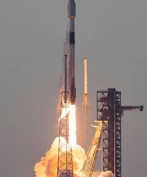 Racheta Falcon 9 a SpaceX, consemnată la sol, în urma unei defecţiuni rare produse în timpul zborului. Autoritățile din SUA au deschis o anchetă