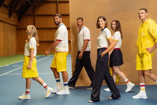 Cum arată uniformele oficiale de defilare ale delegației României pentru JO Paris 2024. Cine este designerul român care le-a creat. FOTO