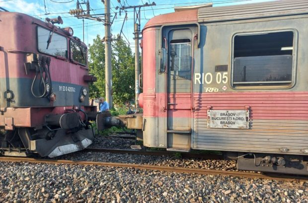 15 persoane rănite în Gara Basarab din București, după ce o locomotivă a lovit vagoanele la care urma să se cupleze