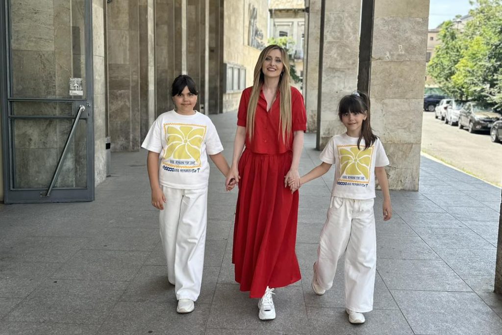 alina sorescu si fetitele 7