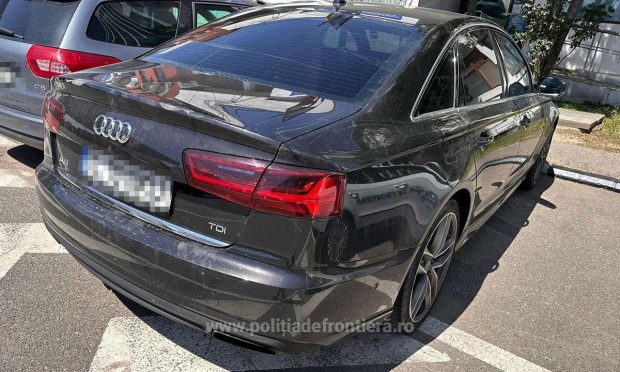 Un român care dorea să iasă din țară a rămas fără Audi la graniță. Ce au descoperit polițiștii din Arad