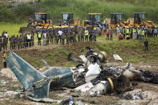 Un avion s-a prăbușit în Nepal la scurt timp după decolare. Cel puțin 18 oameni au murit