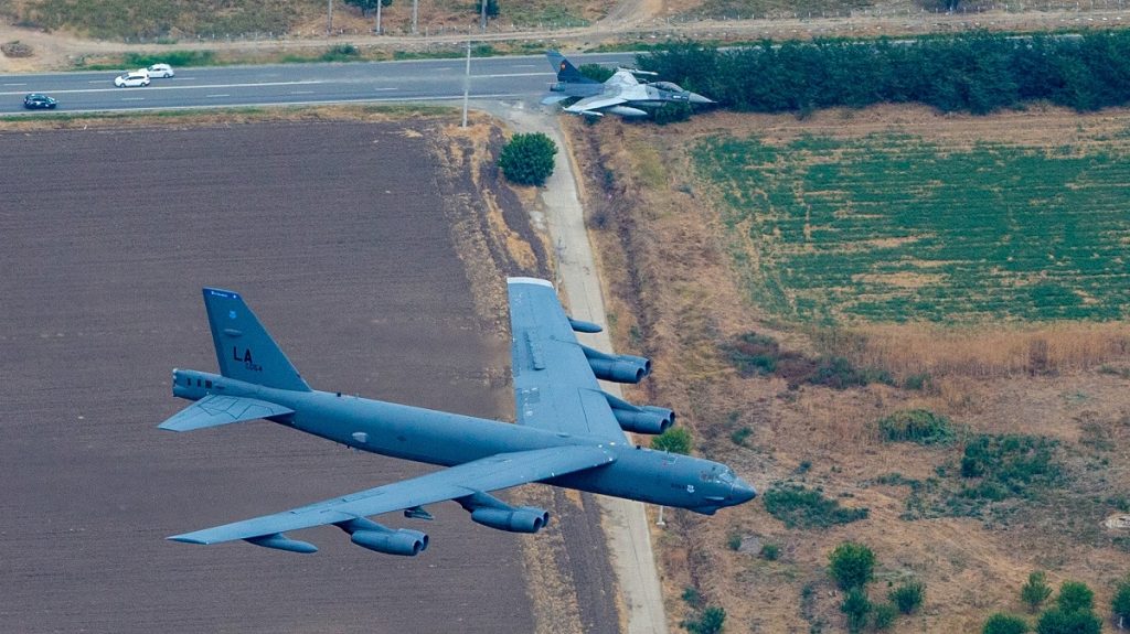 b523