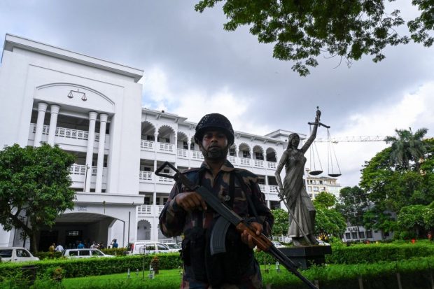 Curtea Supremă din Bangladesh anulează majoritatea cotelor de locuri de muncă ce au declanșat protestele violente conduse de studenți. Peste 100 de oameni au murit