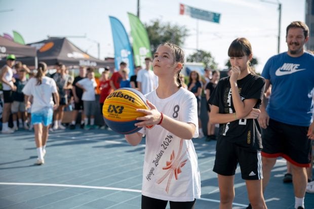 Spectacol de baschet 3×3 la Iulius Mall Iași: 300 de jucători s-au duelat pentru premii la BCR Sport Arena Streetball