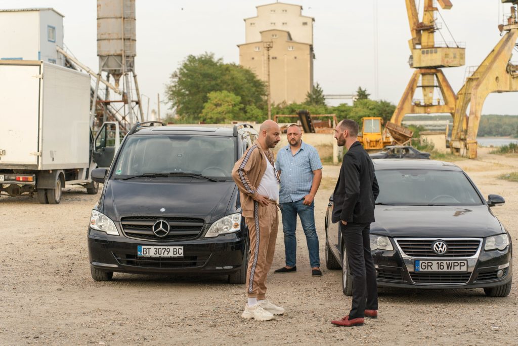 Ce rol joacă Constantin Dogioiu în serialul „Înapoi în Groapa”: „Un personaj extrem de contorsionat”. În seara asta apare la Pro TV 3 boian vali