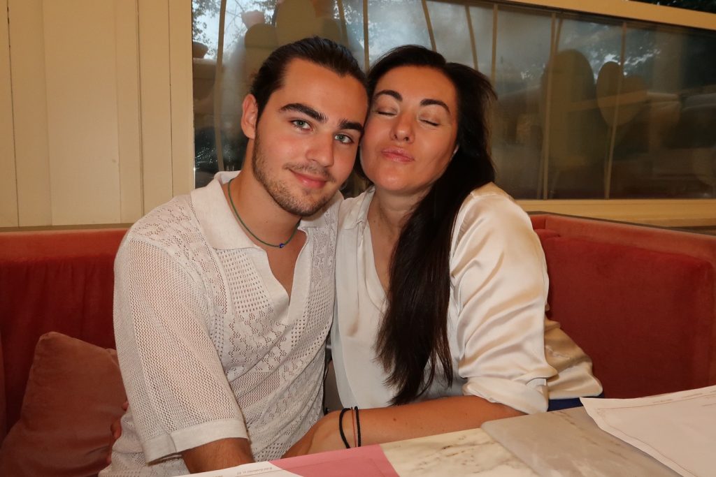 Imagini noi cu Camelia Constantinescu, mama lui Radu Ștefan Bănică. Andreea Marin a reacționat când a văzut-o 5 camelia constantinescu si radu stefan banica 1