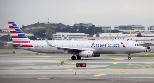 Un avion Boeing al companiei United Airlines şi-a pierdut o roată la decolarea de pe aeroportul din Los Angeles