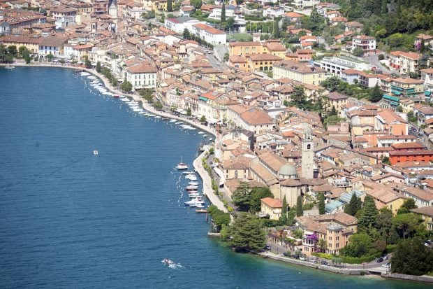 Un virus periculos a îmbolnăvit peste 900 de persoane în regiunea Lacului Garda din Italia. De la ce a pornit totul
