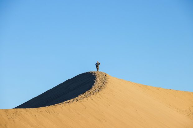 Un turist s-a ales cu arsuri de gradul III după ce a mers desculţ pe dunele de nisip din Valea Morţii