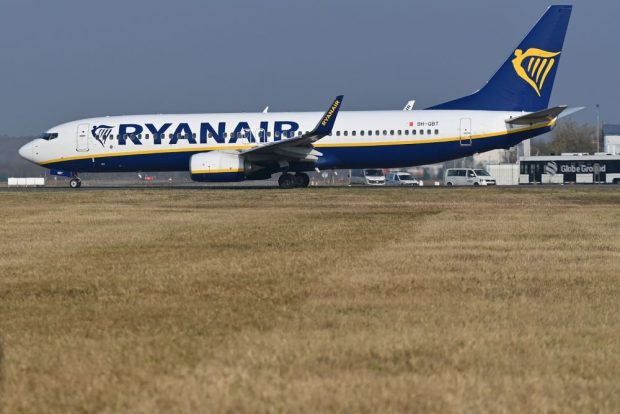 Un avion s-a întors din drum la puțin timp după decolarea de pe Aeroportul Otopeni. Piloții au declarat urgență la bord