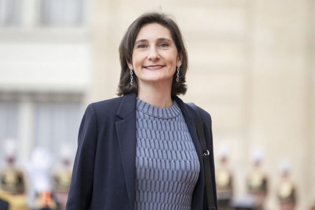 Ministrul francez al sporturilor a înotat în Sena ca să arate că apa este curată pentru Jocurile Olimpice. VIDEO