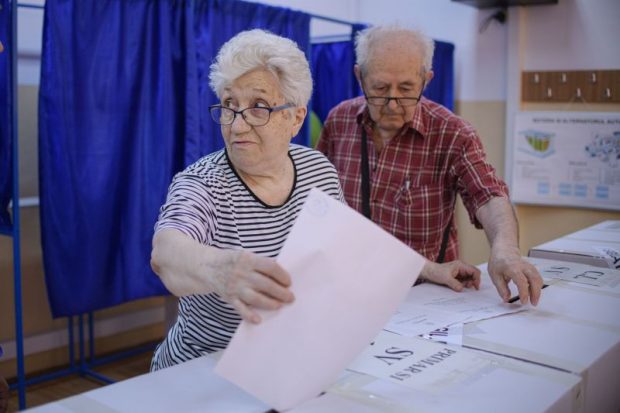 Sondaj INSCOP: Peste 60% dintre români se aşteaptă ca situaţia din localitatea lor să se îmbunătăţească după alegerile locale din iunie