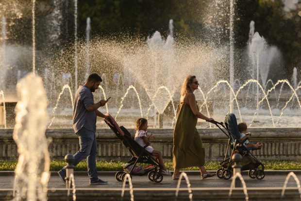 Canicula se menține în România. Prognoza meteo pe 2 săptămâni: când se așteaptă o scădere a temperaturilor