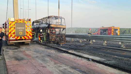 incendiu autocar pod 2