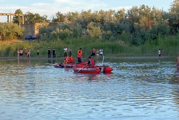 Tragedie la Buzău. Un bărbat și-a salvat fiul de la înec, dar a murit încercând să își salveze și fata
