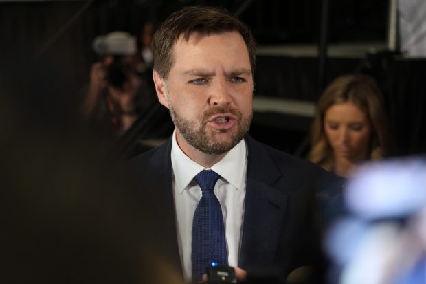 Senatorul republican J.D. Vance acuză „retorica” lui Joe Biden, după tentativa de asasinare asupra lui Trump