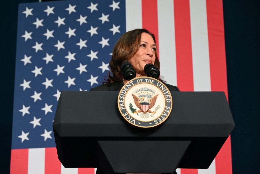 Cine este Kamala Harris, propunerea lui Joe Biden pentru Casa Albă. A scris istorie în 2021, când a devenit prima vicepreședintă a SUA 8 kamala harris 10