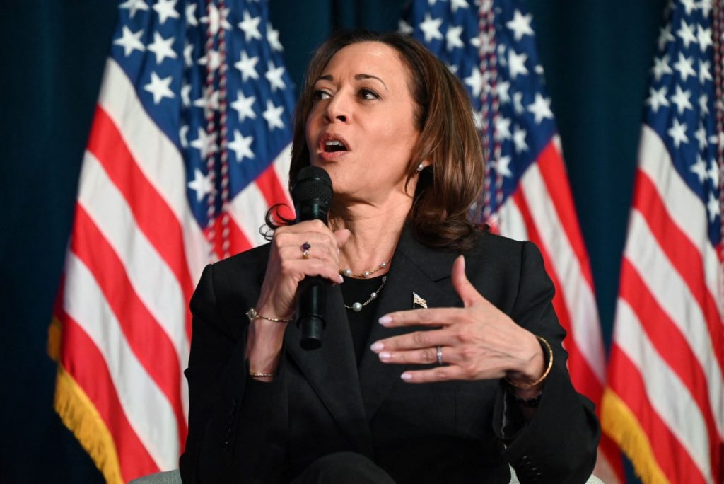 Cine este Kamala Harris, propunerea lui Joe Biden pentru Casa Albă. A scris istorie în 2021, când a devenit prima vicepreședintă a SUA 7 kamala harris 13