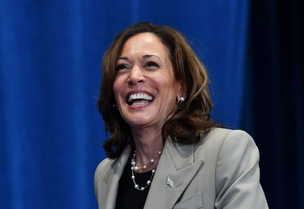 Cine este Kamala Harris, propunerea lui Joe Biden pentru Casa Albă. A scris istorie în 2021, când a devenit prima vicepreședintă a SUA 9 kamala harris 3
