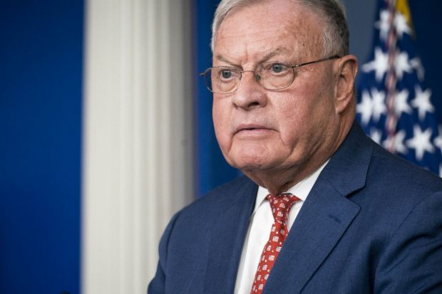 Un consilier de politică externă al lui Donald Trump s-a întâlnit cu oficiali europeni de rang înalt care participă la summitul NATO