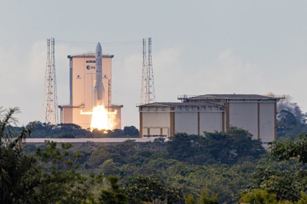Zbor inaugural de succes pentru Ariane 6, noua rachetă europeană de lansare în spațiu | VIDEO