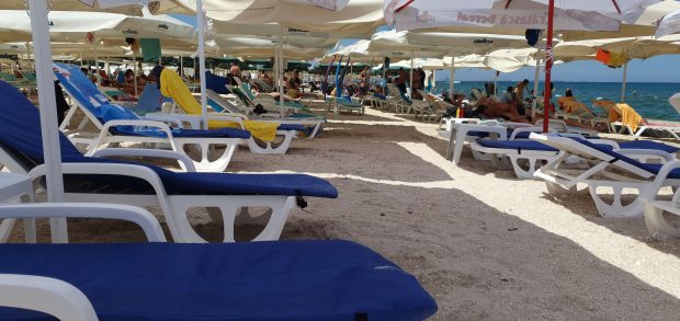 Ministrul economiei critică lărgirea plajei de la Mamaia: Sper ca Apele Române să intervină