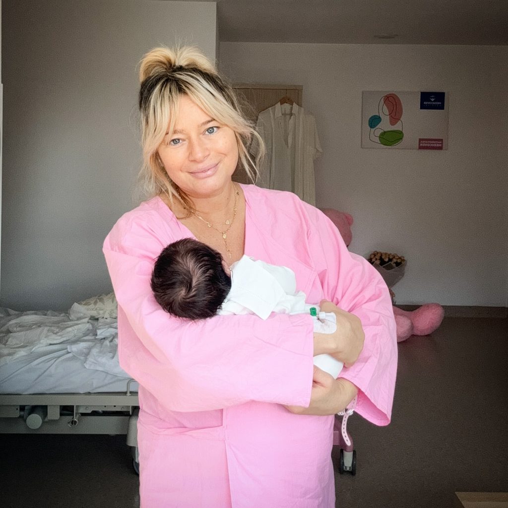 laura cosoi si aida cea de a patra fetita 3