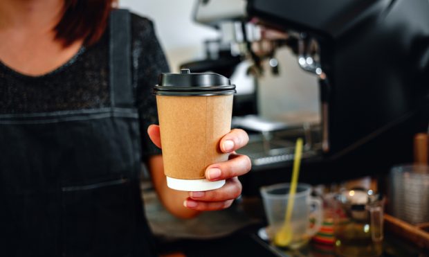 Cum poți consolida imaginea brandului prin pahare cafea personalizate