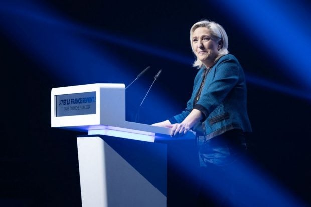 Partidul lui Marine Le Pen nu va obține majoritatea absolută în urma alegerilor parlamentare din Franța – sondaj