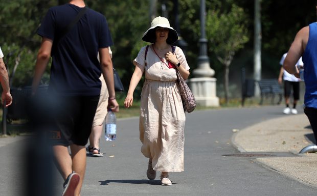 Valul de căldură se domolește: Opt județe se mai află sub cod galben de caniculă. Unde se anunță ploi puternice