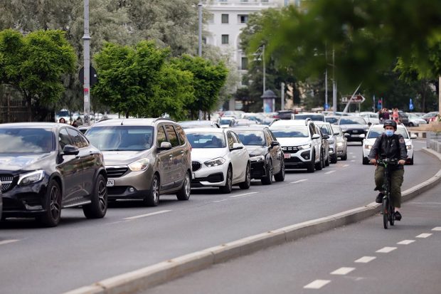 Proiect: acces auto limitat în anumite zone din marile orașe. Ce înseamnă ZNSE și ce riscă șoferii care încalcă regulile