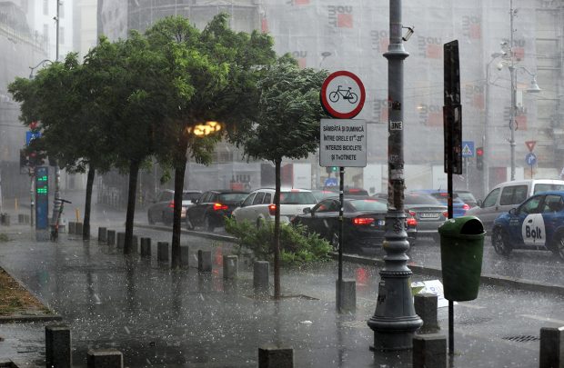Prognoza meteo pe 4 săptămâni: un val de ploi lovește România. Temperaturile încep să se apropie de cele normale